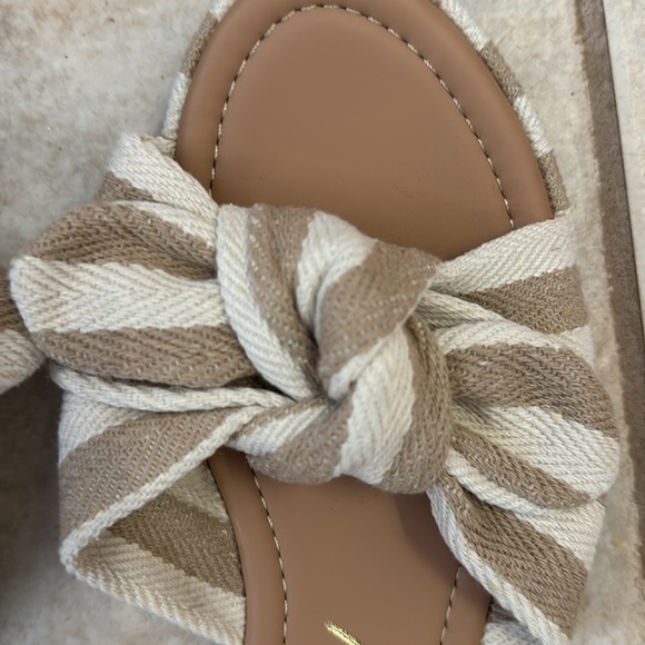 NWOT Sandals - Picture 3 of 8